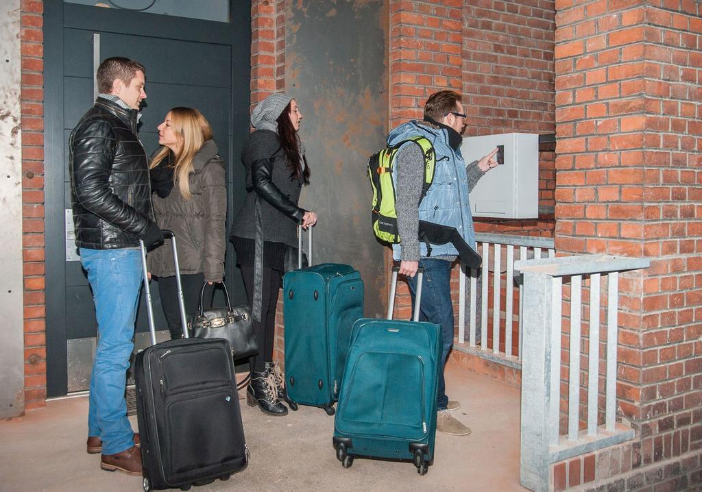 Hostel Am Bahnhof Зул Екстериор снимка