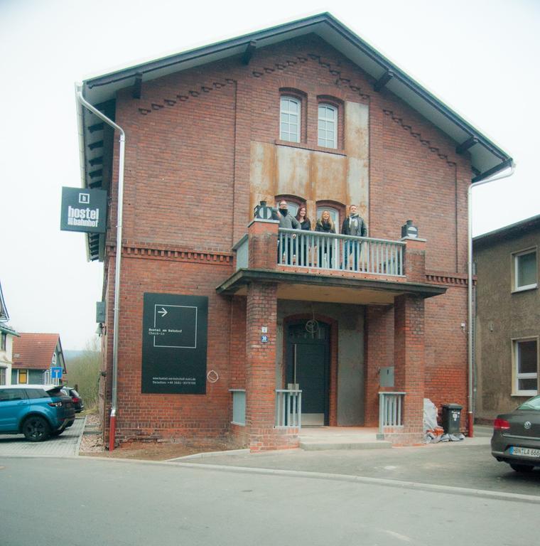 Hostel Am Bahnhof Зул Екстериор снимка