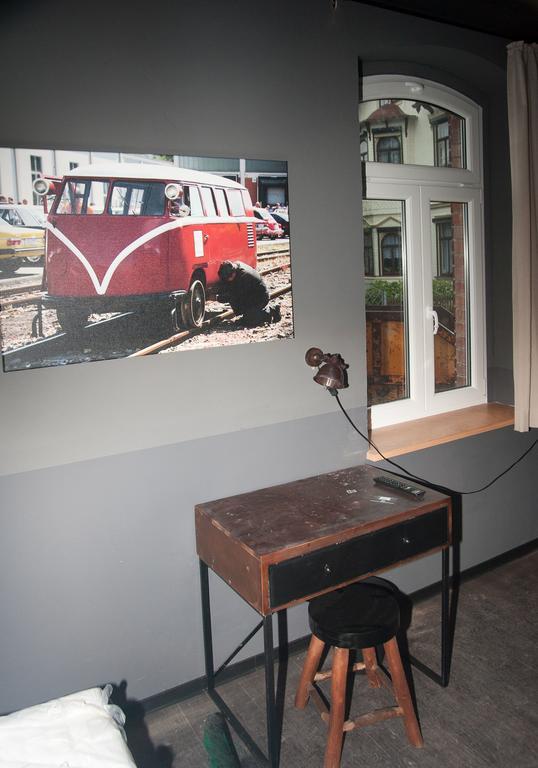Hostel Am Bahnhof Зул Екстериор снимка